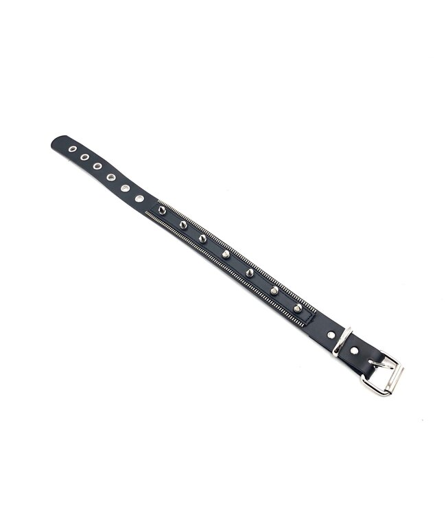 Zipper and spike choker