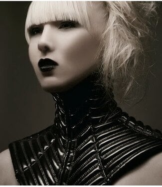 Tatjana Warnecke Futuristic Ribbed Follar