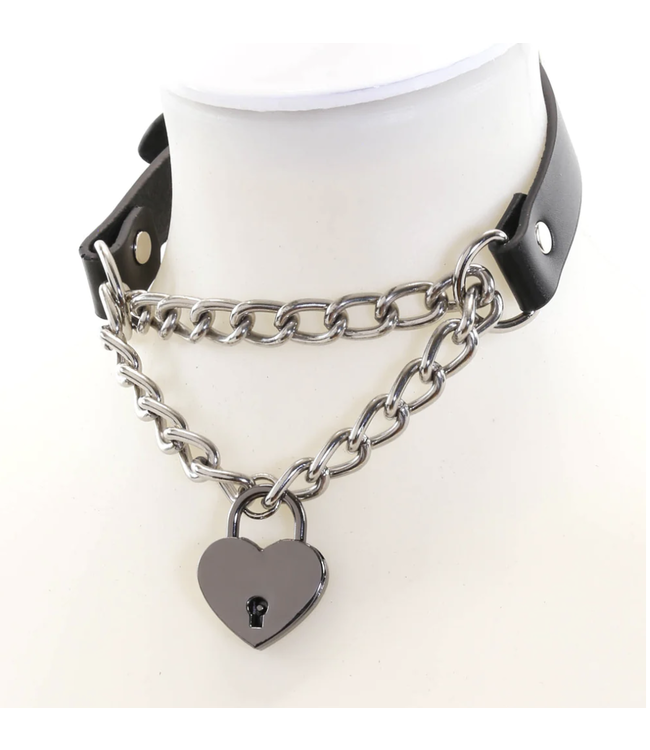 Pull On me Heart choker