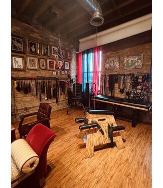 Bondesque Domina Dungeon Rental