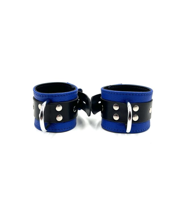 Essential Bondage Leather Wrist Cuffs