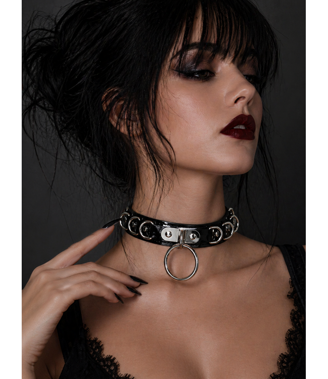 Patent O-Ring Choker with D-Ring Detail