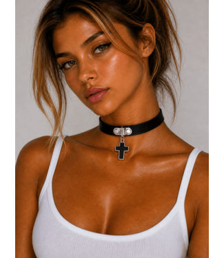 Kulla Goth Cross Choker