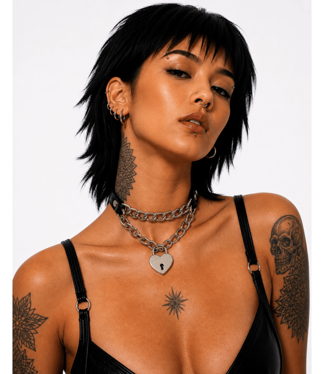 Pull On me Heart choker
