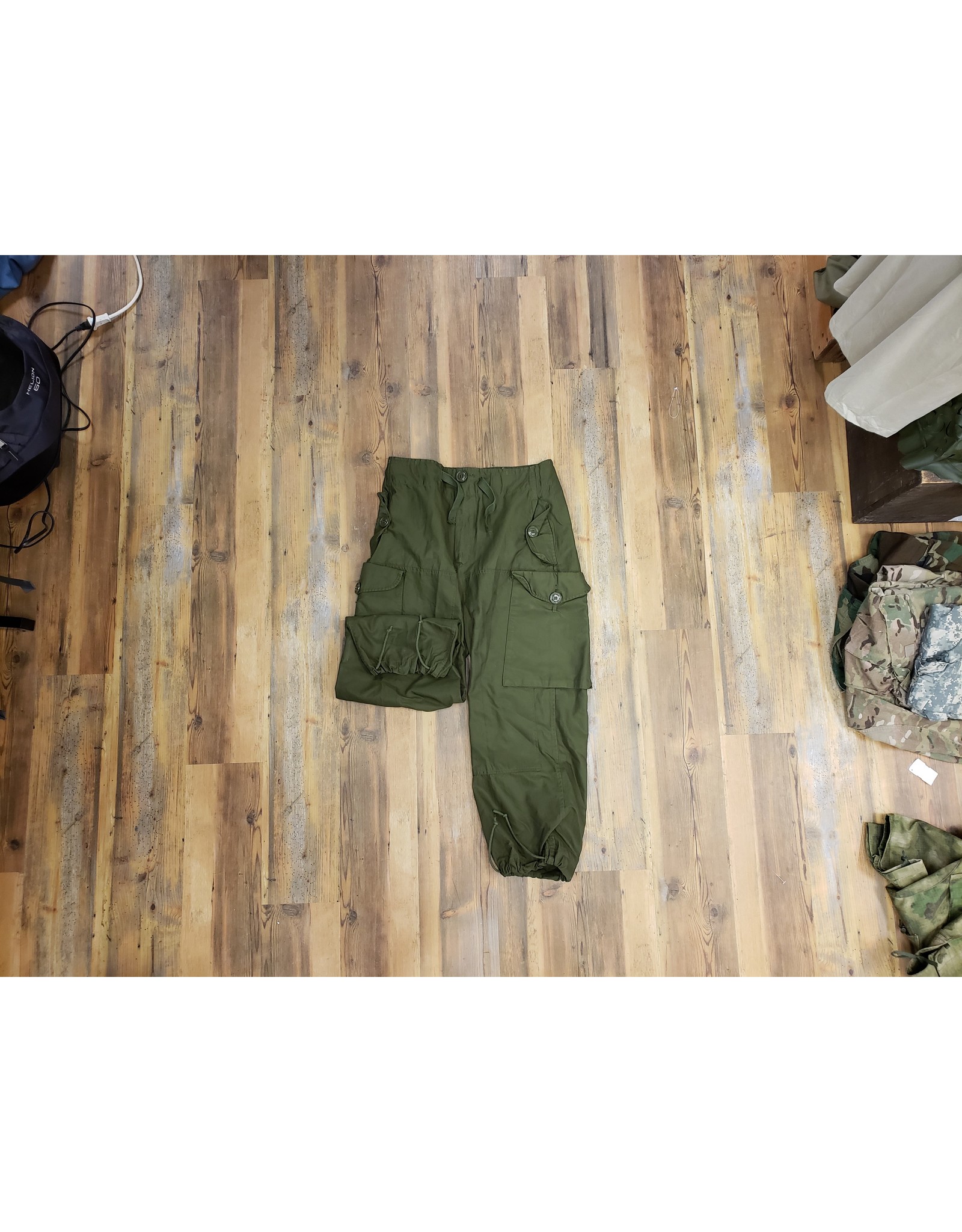 SURPLUS CANADIAN FORCES WIND PANTS