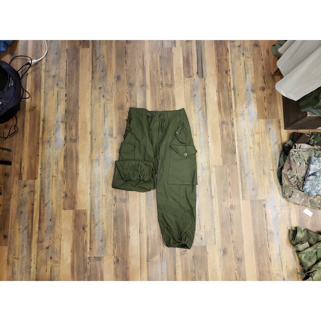 CANADIAN SURPLUS CANADIAN FORCES WIND PANTS