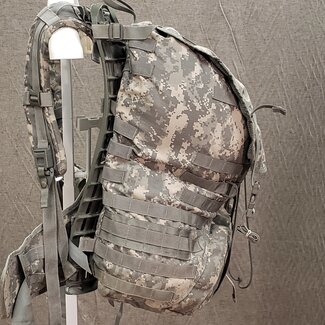 U.S. SURPLUS U.S. ACU MOLLE PACK -USED (W/NEW FRAME)