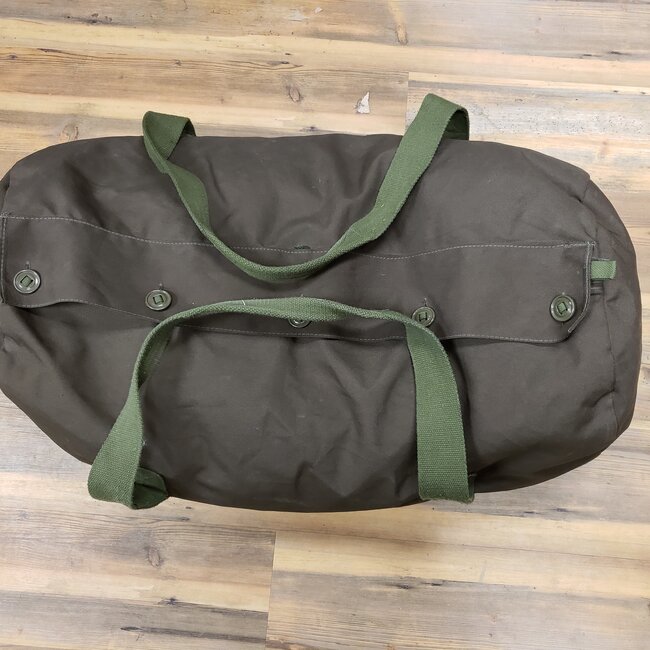 CANADIAN SURPLUS CANADIAN NYLON DUFFLE BAG -USED