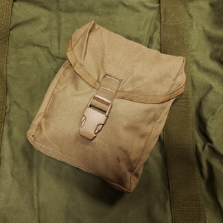 U.S. SURPLUS U.S. COYOTE 1ST AID POUCH USED