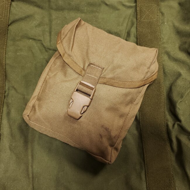 U.S. SURPLUS U.S. COYOTE 1ST AID POUCH USED