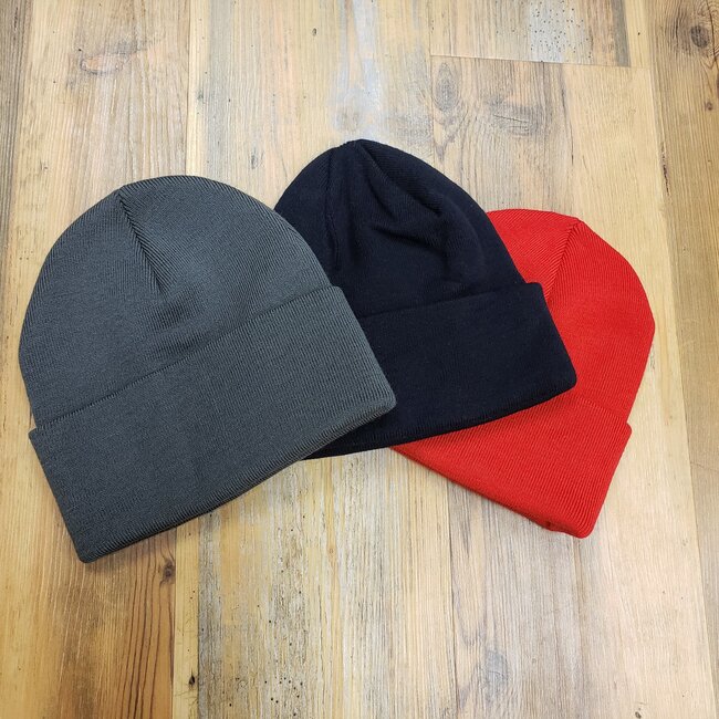 WORLD FAMOUS SALES ACRYLIQUE TOQUE CANADIAN MADE O/S