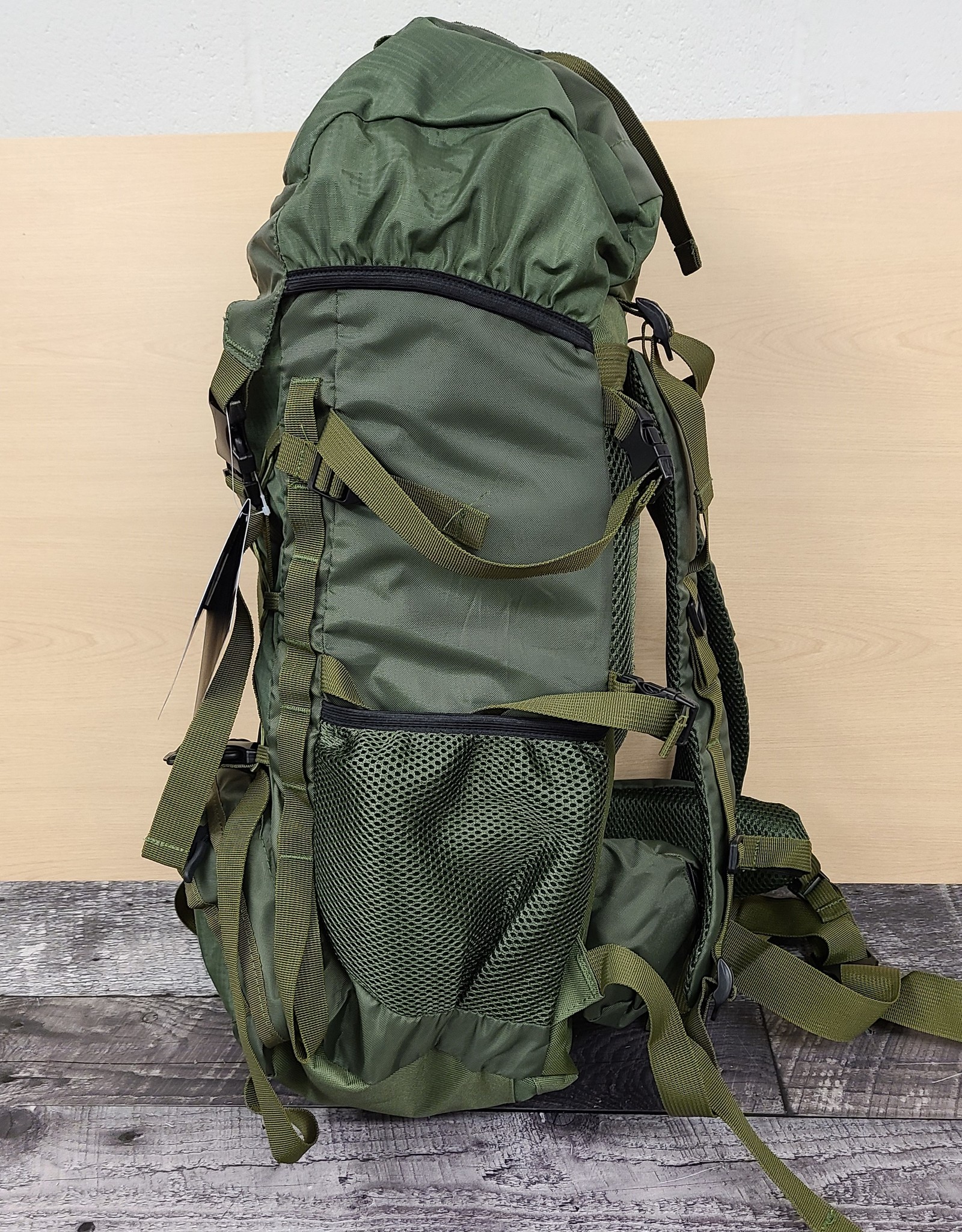 WORLD FAMOUS SALES SONIC 50L HIKING PACK