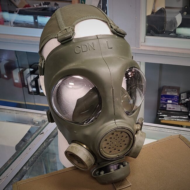 CANADIAN SURPLUS C4 GAS MASK