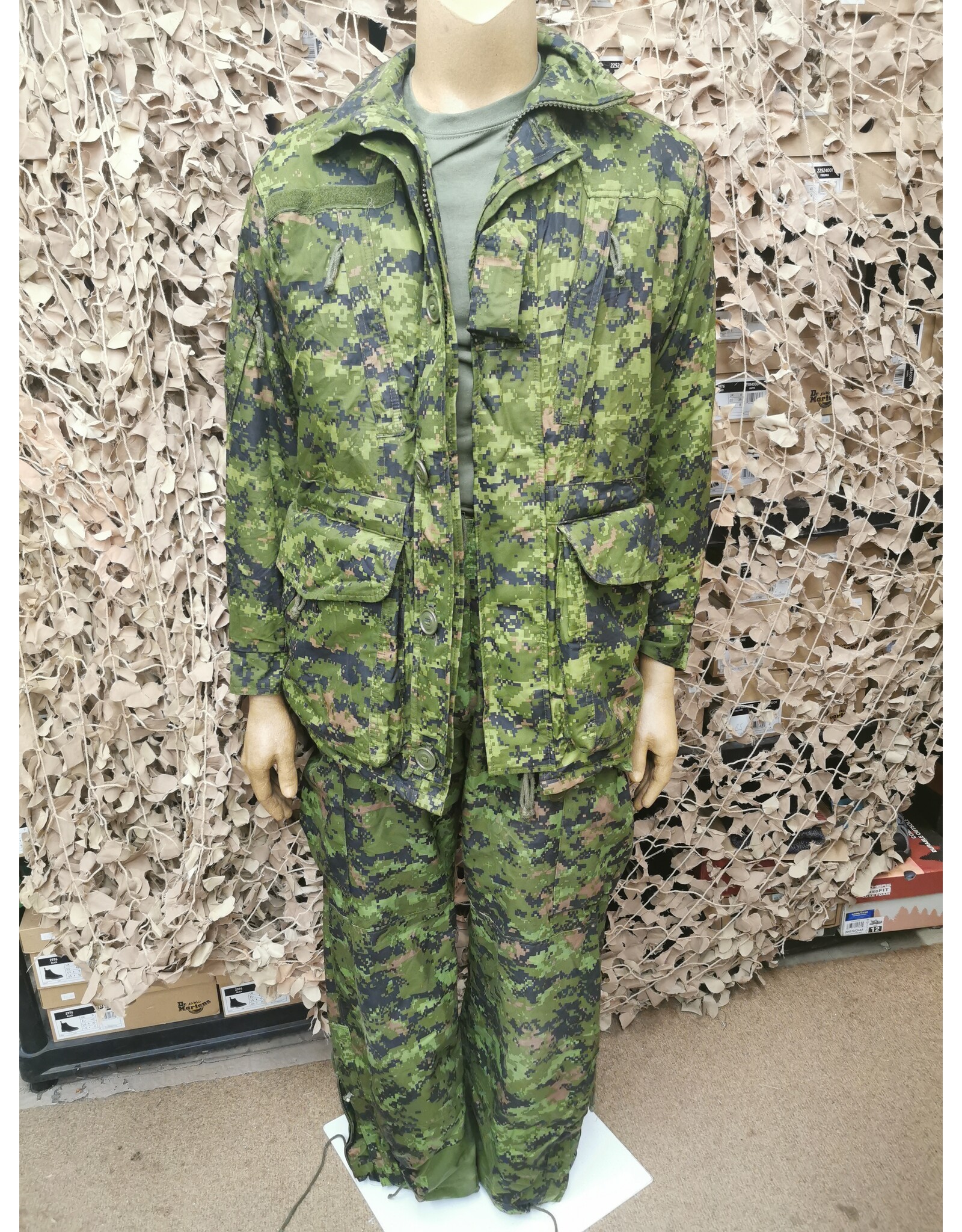 Canadian Forces Ice Cold Weather Suit (7336 JACKET) (7334 PANTS