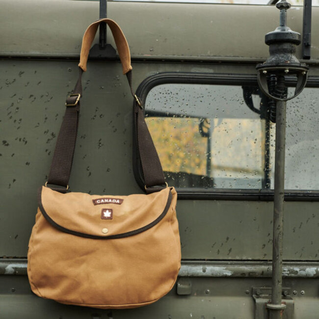 RED CANOE CANADA CANVAS SHOULDER BAG - TAN