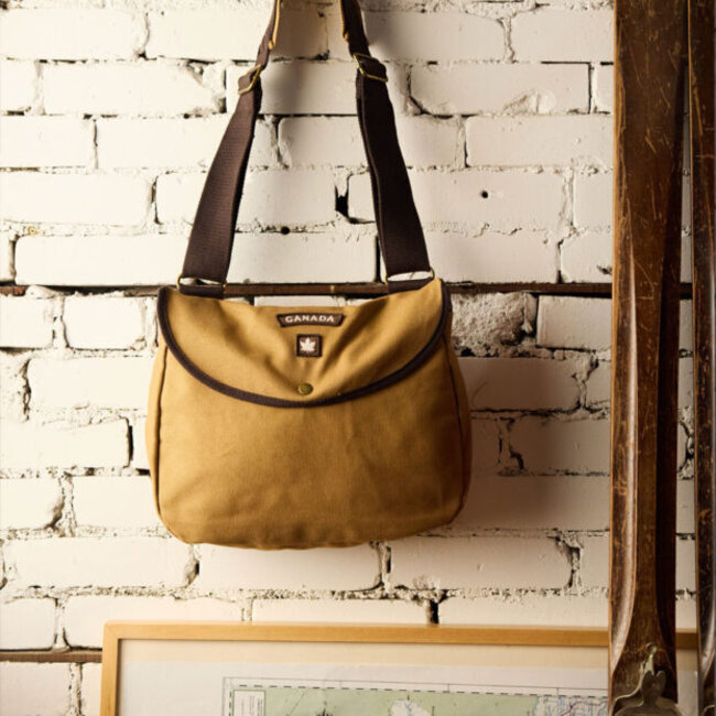RED CANOE CANADA CANVAS SHOULDER BAG - TAN
