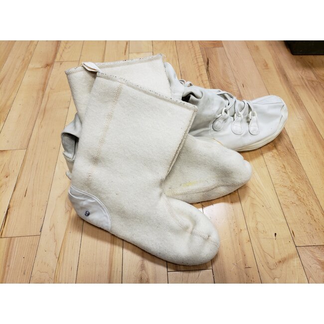 CANADIAN SURPLUS CANADIAN MILITARY MUKLUKS