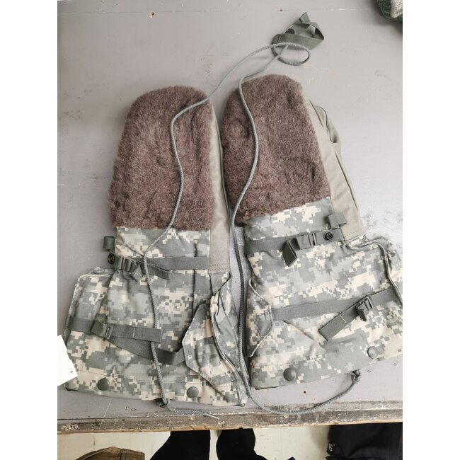 U.S. SURPLUS ACU  EXTREME COLD WEATHER MITTS -MEDIUM