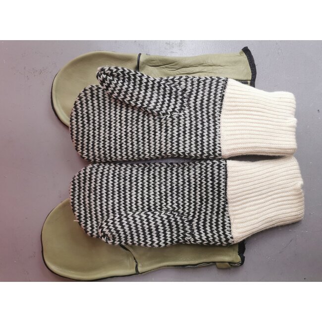 CANADIAN SURPLUS VINTAGE LEATHER MITTS (GOOD CONDITION)