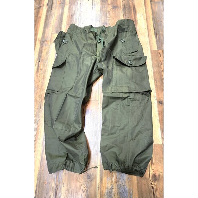 CANADIAN SURPLUS CANADIAN 1970'S-80'S WIND PANT-LIKE NEW