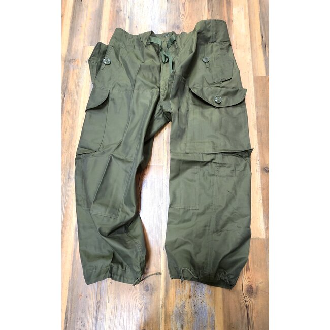 CANADIAN SURPLUS CANADIAN 1970'S-80'S WIND PANT-LIKE NEW