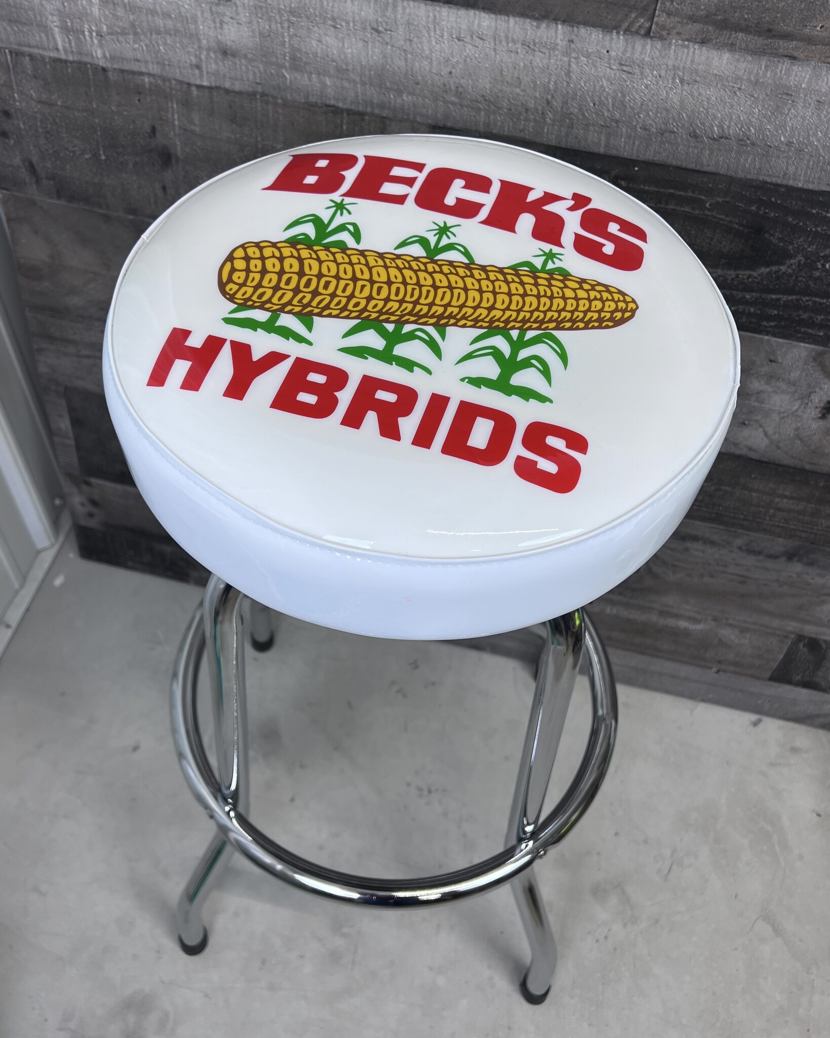 01562 White Bar Stool - Beck's Country Store