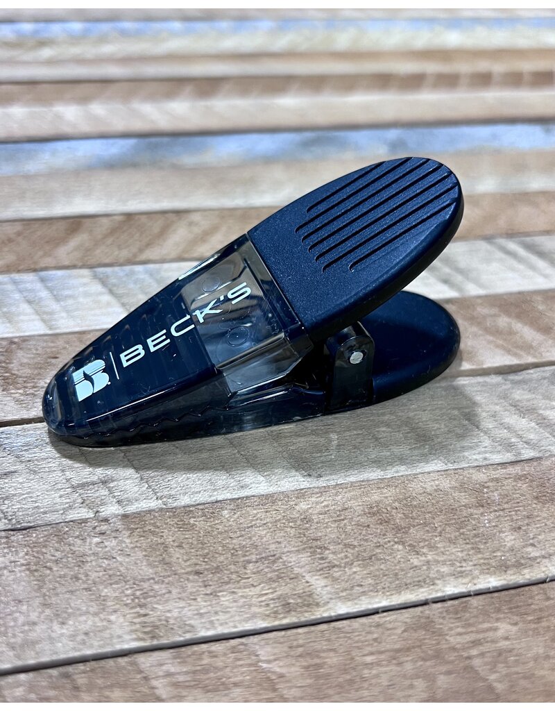 04622 Magnetic Clip