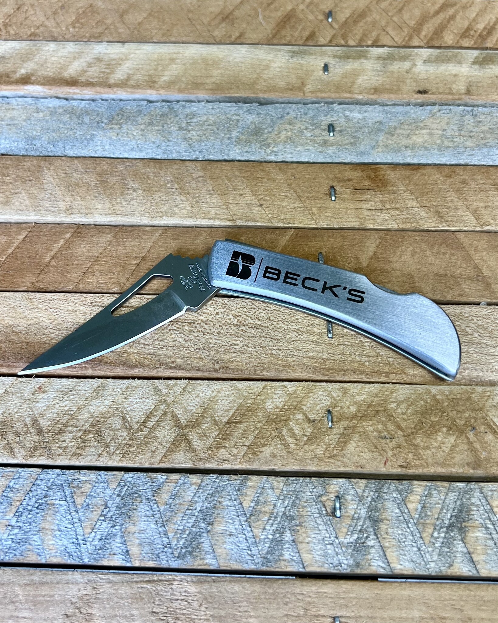 03892 Silver Hawk Pocket Knife - Beck's Country Store