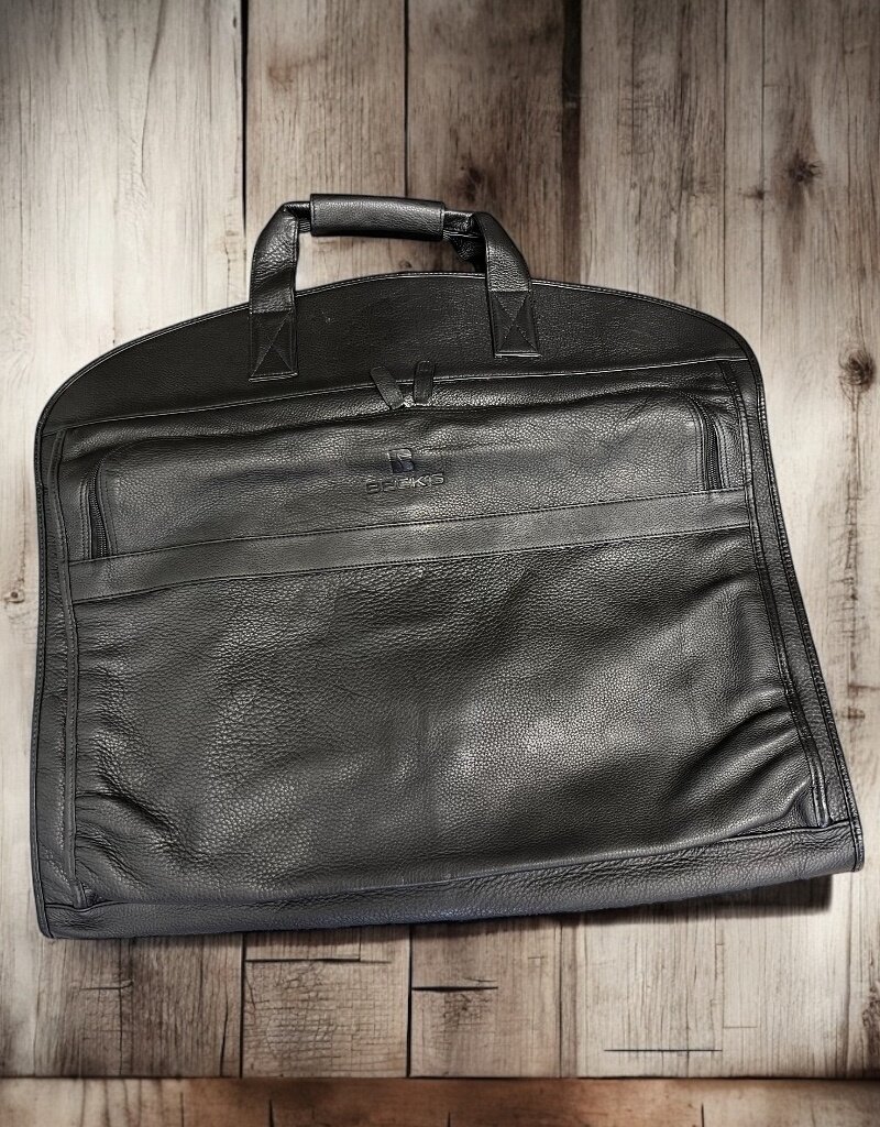 N/A 01977 Pebble Black Leather Garment Bag