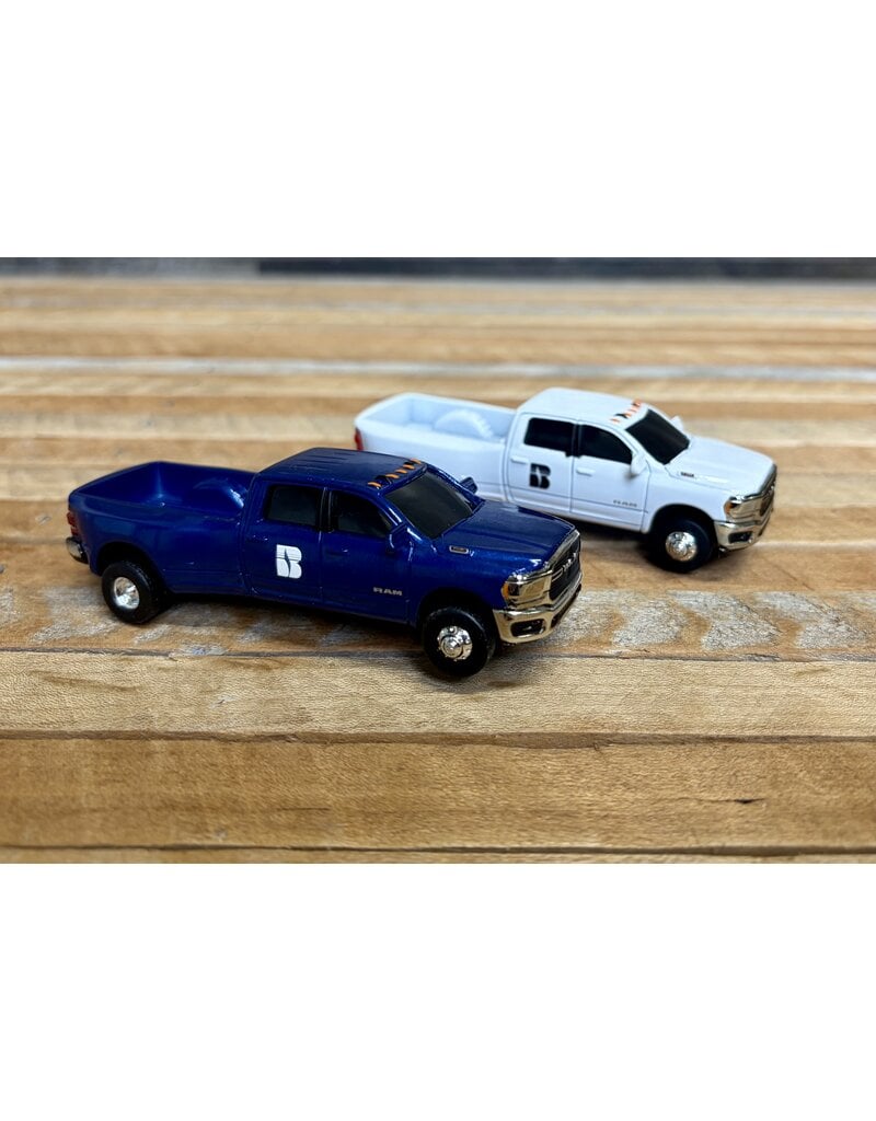 04979 Dually Pick Up Truck