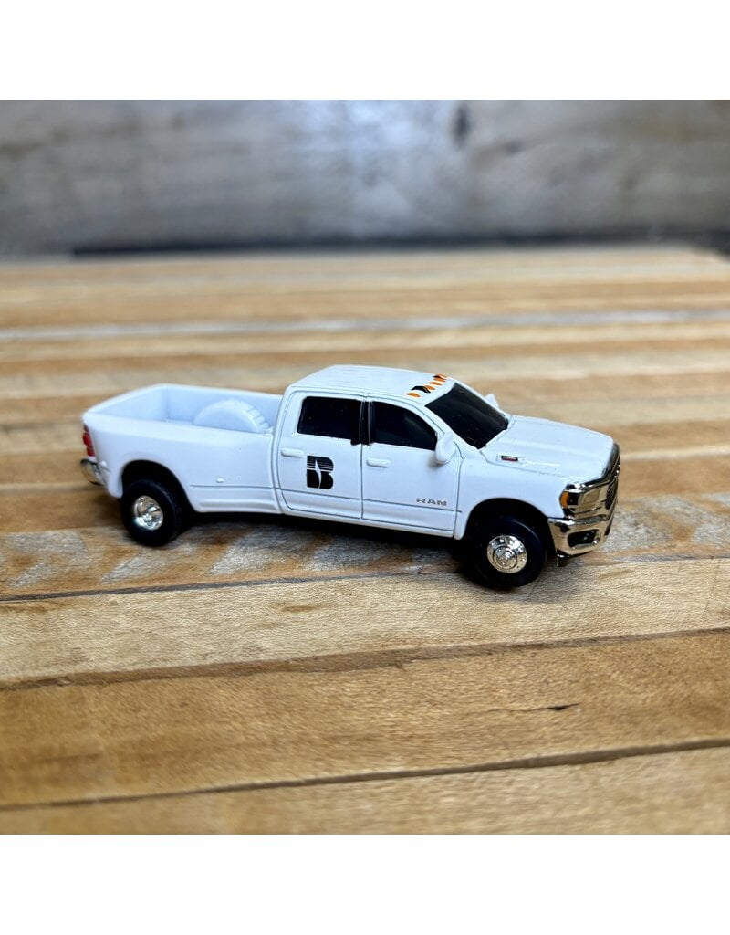 04979 Dually Pick Up Truck