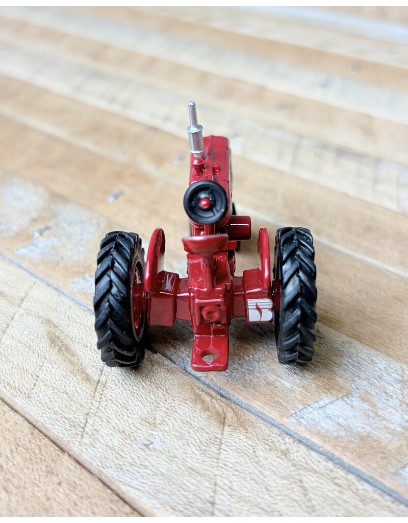 05060 Farmall Super M Tractor
