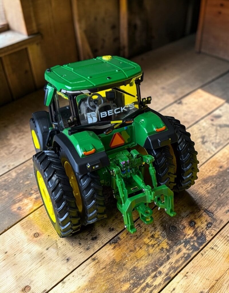 John Deere 05097 John Deere 7R330 Tractor