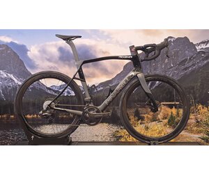 Pinarello Dogma X, Campagnolo Super Record Wireless, Bora WTO 45