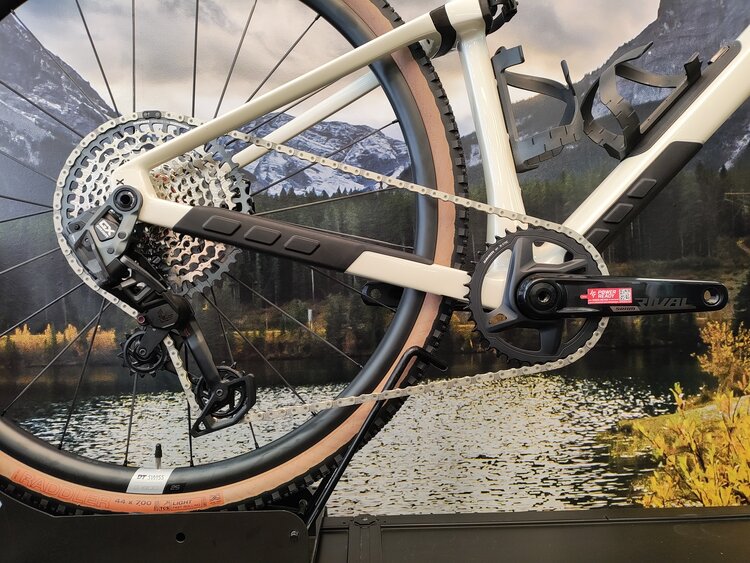 BMC URS 01 FOUR - Pearl White/Red