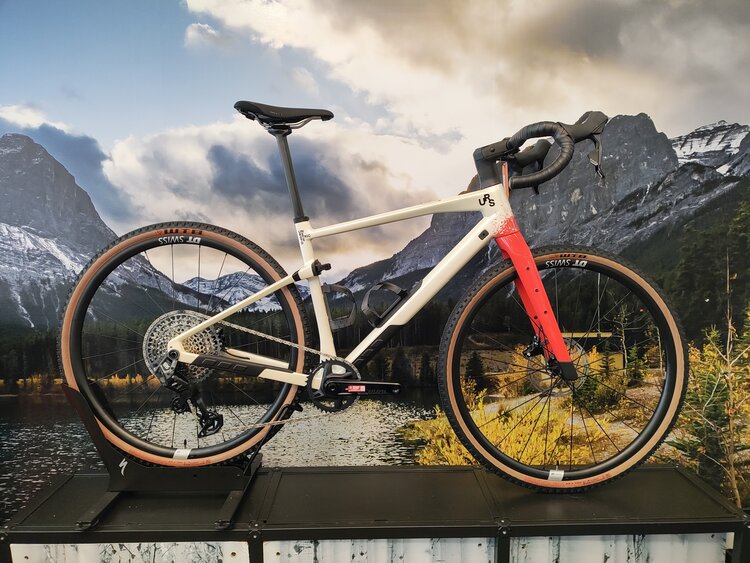 BMC URS 01 FOUR - Pearl White/Red