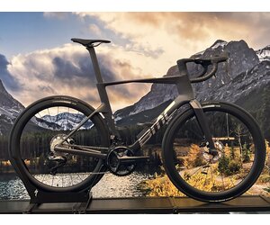Teammachine R 01 FOUR - Black/Chrome - Cranked Online
