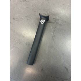 1664 1664 Pivotal Post (Black)