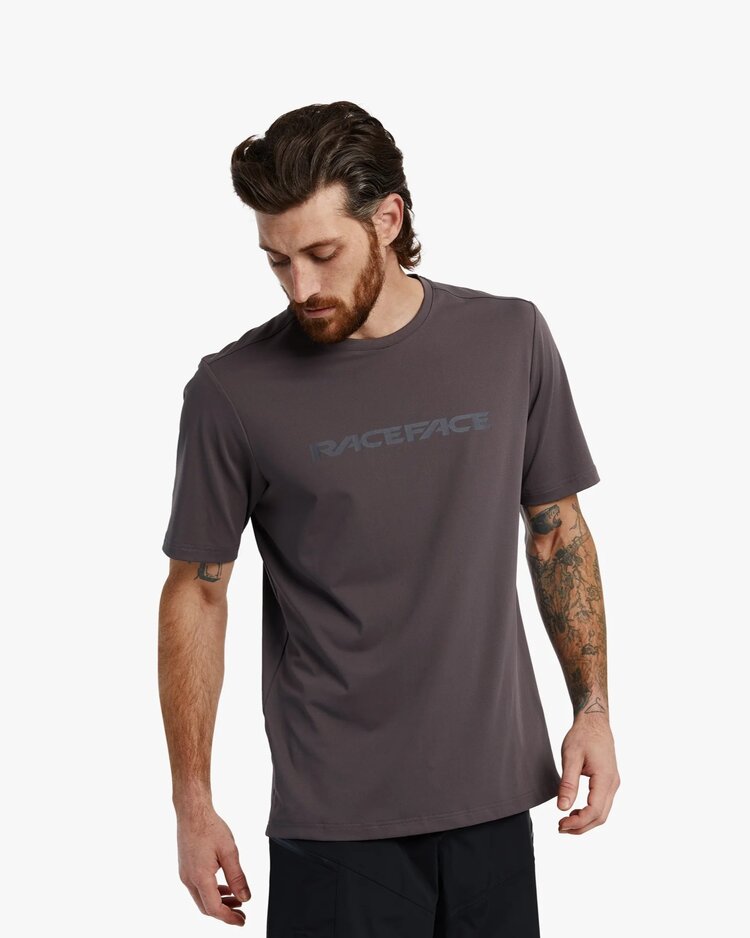 Race Face Commit SS Tech Top Charcoal