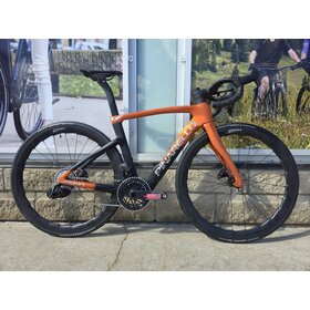 Pinarello 2026 Dogma F Luxter Amber 50 - SRAM Force, Zipp 353 NSW A1