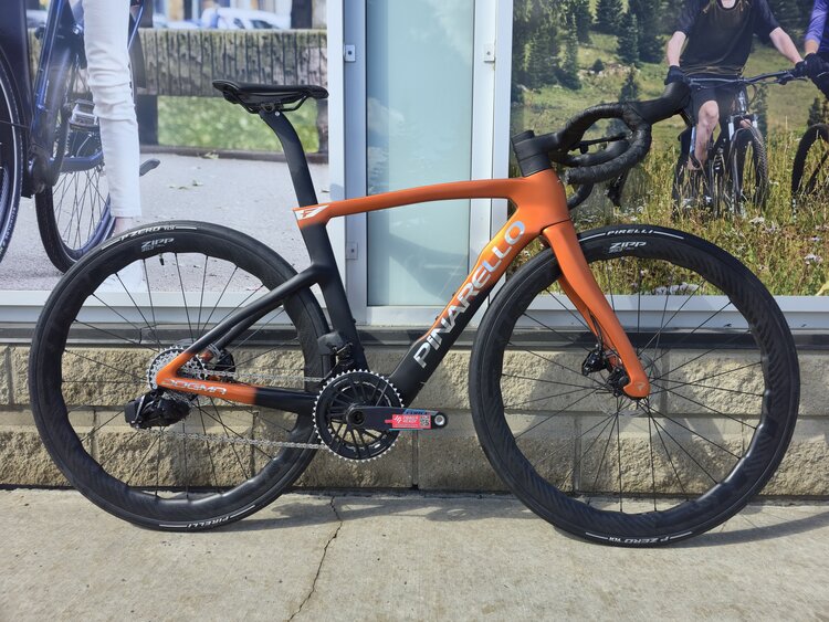 Pinarello 2026 Dogma F Luxter Amber 50 - SRAM Force, Zipp 353 NSW A1