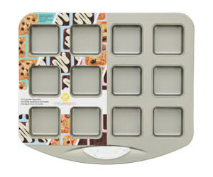 https://cdn.shoplightspeed.com/shops/627977/files/50532853/300x250x2/tws-wilton-daily-delights-non-stick-mini-square-pa.jpg