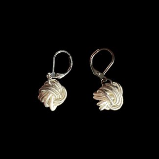 Sea Lily Sea Lily Silver/White Piano Wire Knot Earring