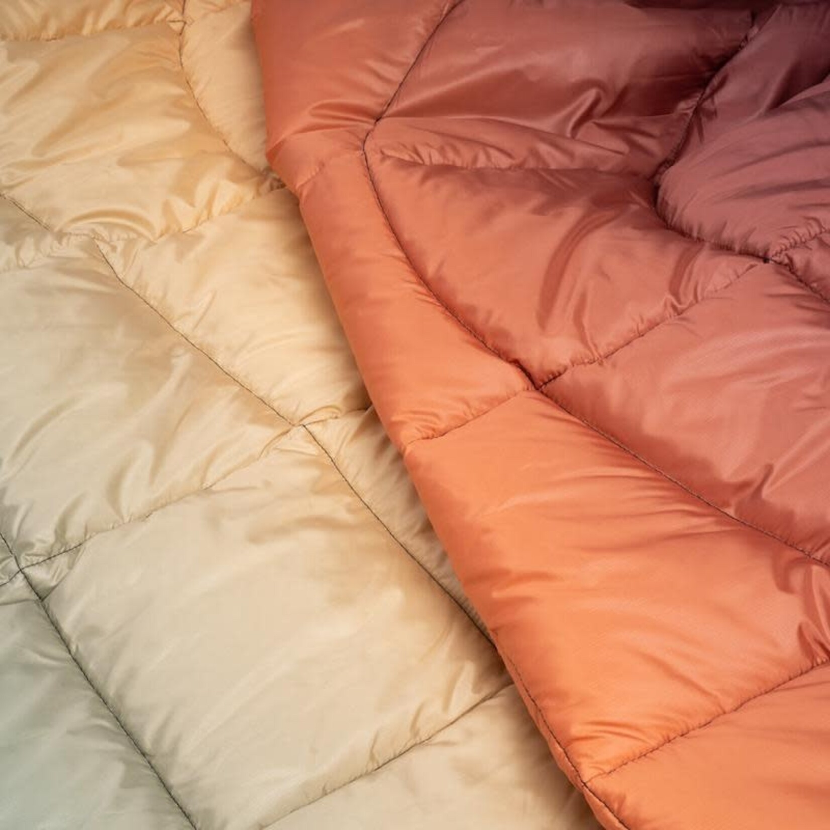 Rumpl Rumpl Nanoloft Puffy Blanket - Playa Fade