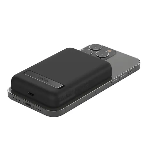 Belkin BoostCharge Magnetic Wireless Power Bank 5K + Stand Black Belkin BoostCharge Magnetic Wireless Power Bank 5K + Stand Black