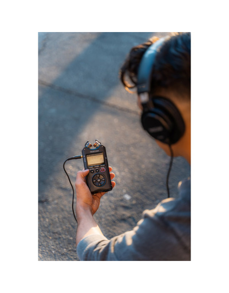 Tascam Tascam DR-40X: 4 Channel Portable Handheld Field Recorder + USB Interface