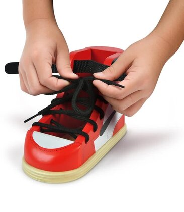 Learn to Tie Trainer