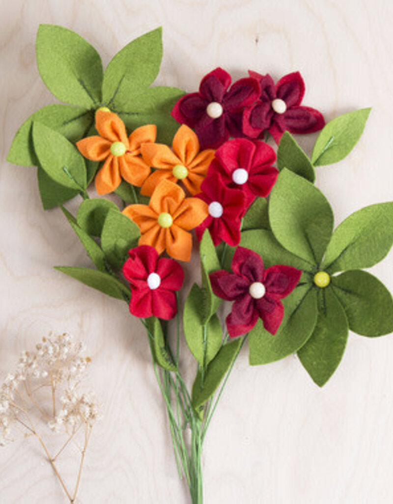 Kikkerland Designs Crafter's Felt Flower Bouquet