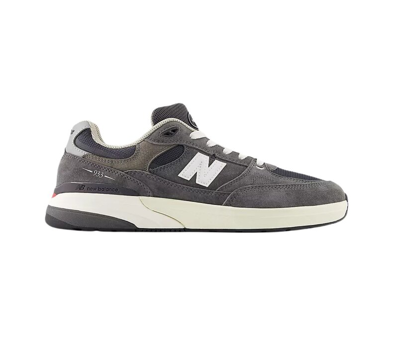 Numeric Andrew Reynolds 933