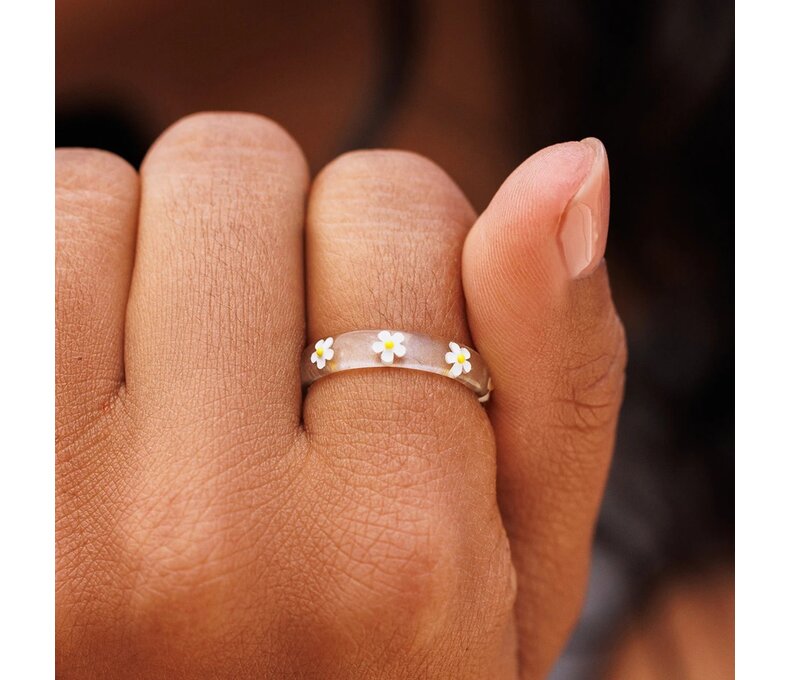 Daisy Resin Ring